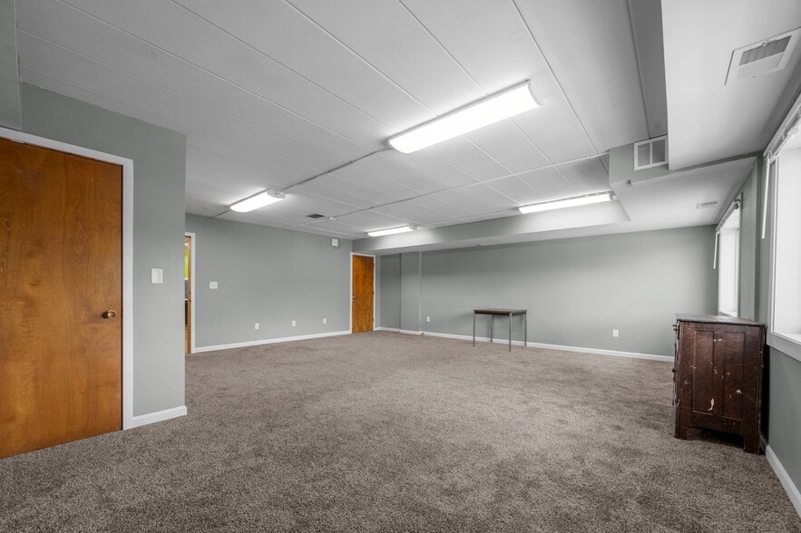 More Photos Of 735-737 Snelling Ave N, Saint Paul Storefront Retail Office For Lease