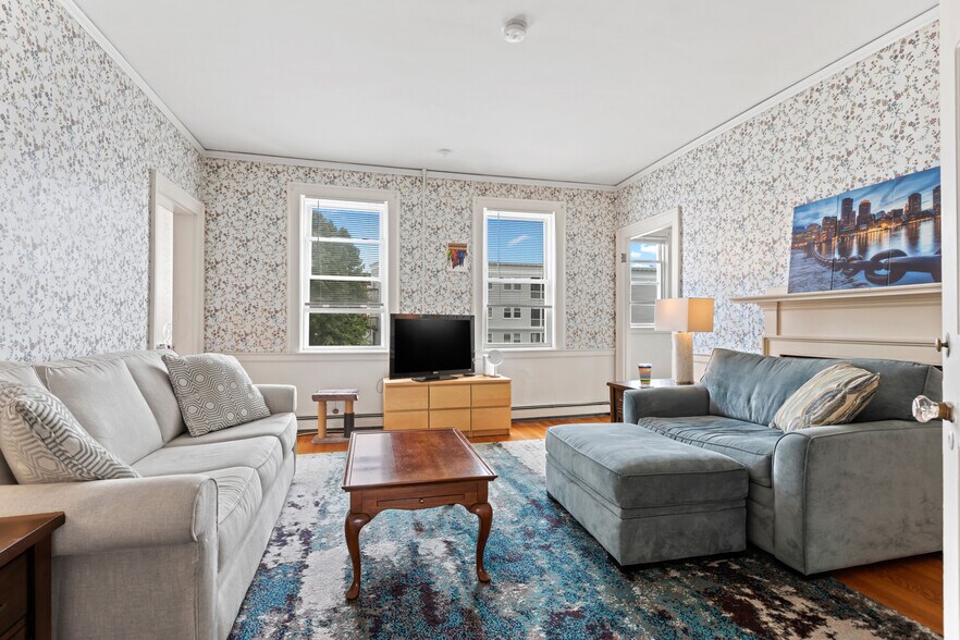 More Photos Of 145 Main St, Amesbury Specialty For Sale