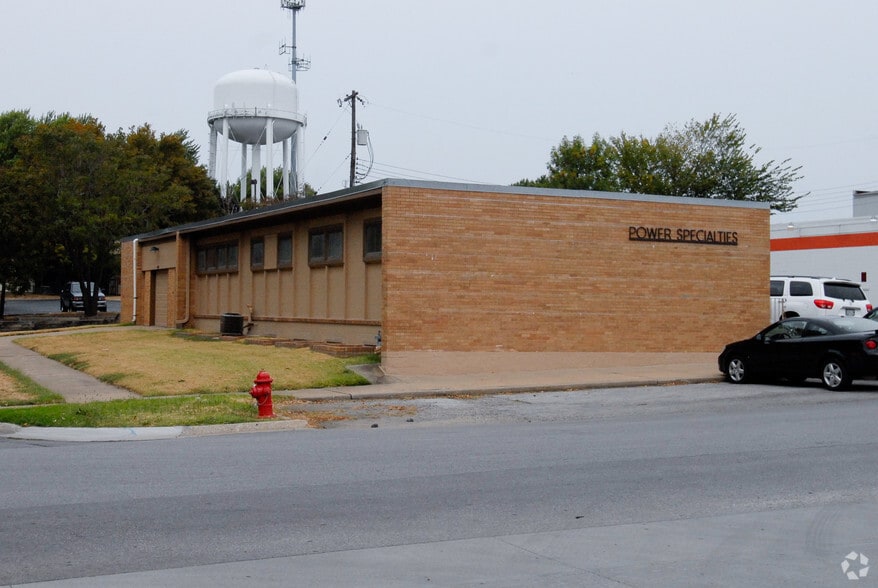 More Photos Of 9118 E 72nd Ter, Raytown Warehouse For Sale