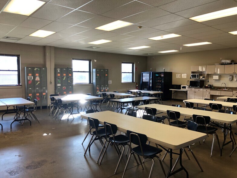 More Photos Of 400 Regis Ave, Pittsburgh Office For Lease