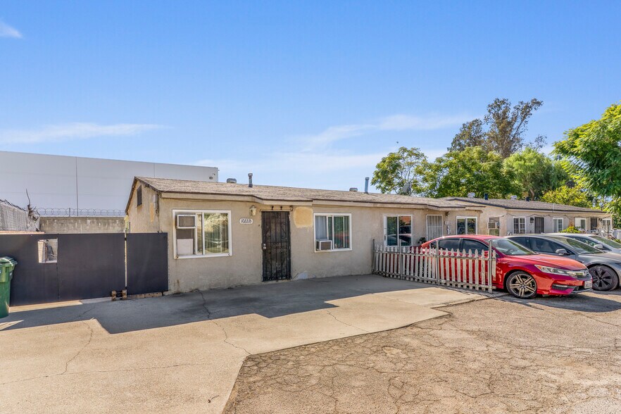 More Photos Of 10218 Bradley Ave, Pacoima Apartments For Sale