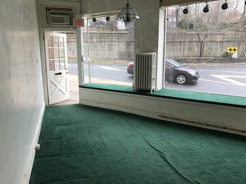 More Photos Of 792 Kinderkamack Rd, River Edge Storefront Retail Residential For Lease