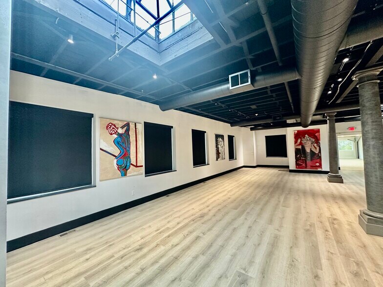 More Photos Of 169 W Putnam Ave, Greenwich Freestanding For Lease