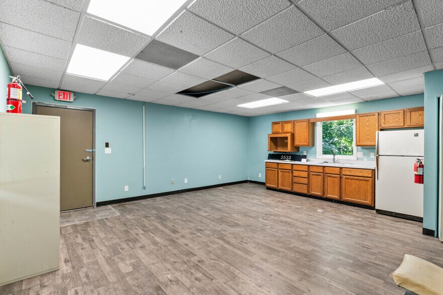 More Photos Of 2532 Spring Arbor Rd, Jackson Medical For Sale
