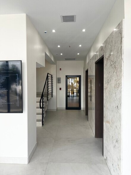 More Photos Of 2929 E Commercial Blvd, Fort Lauderdale Office Residential For Lease