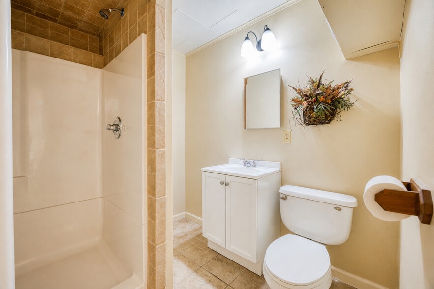 More Photos Of 20825 Plymouth Rd, Detroit Medical For Sale