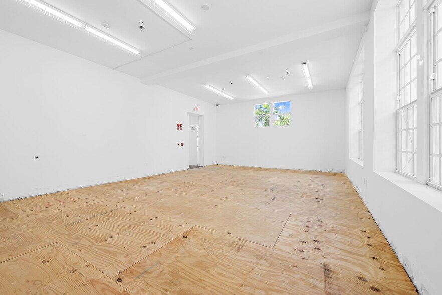 More Photos Of 301 SW 13th Ave, Fort Lauderdale Office For Sale