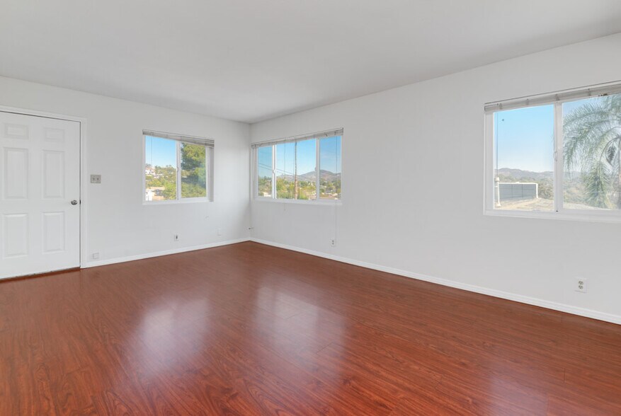 More Photos Of 615-617 Truly Terrace, Vista Apartments For Sale