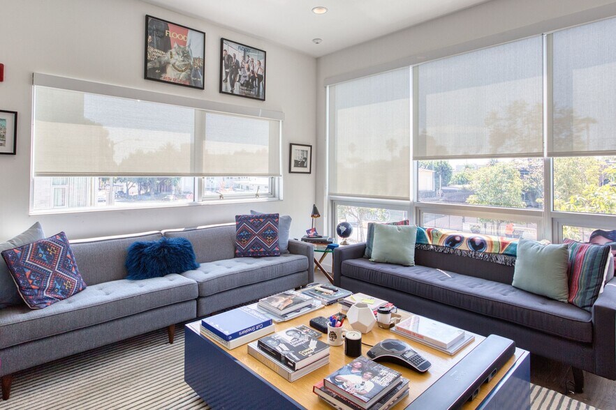More Photos Of 542 N Larchmont Blvd, Los Angeles Office For Sale