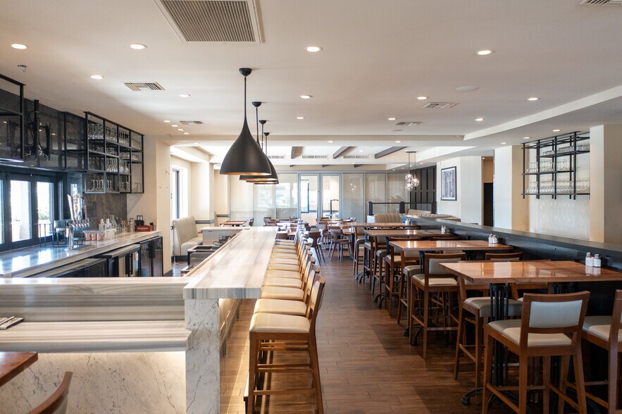 More Photos Of 74225 Highway 111, Palm Desert Restaurant For Lease