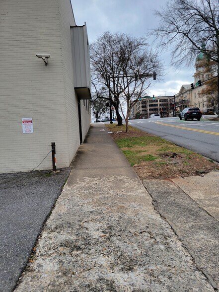 More Photos Of 255 E Hancock Ave, Athens Office For Lease