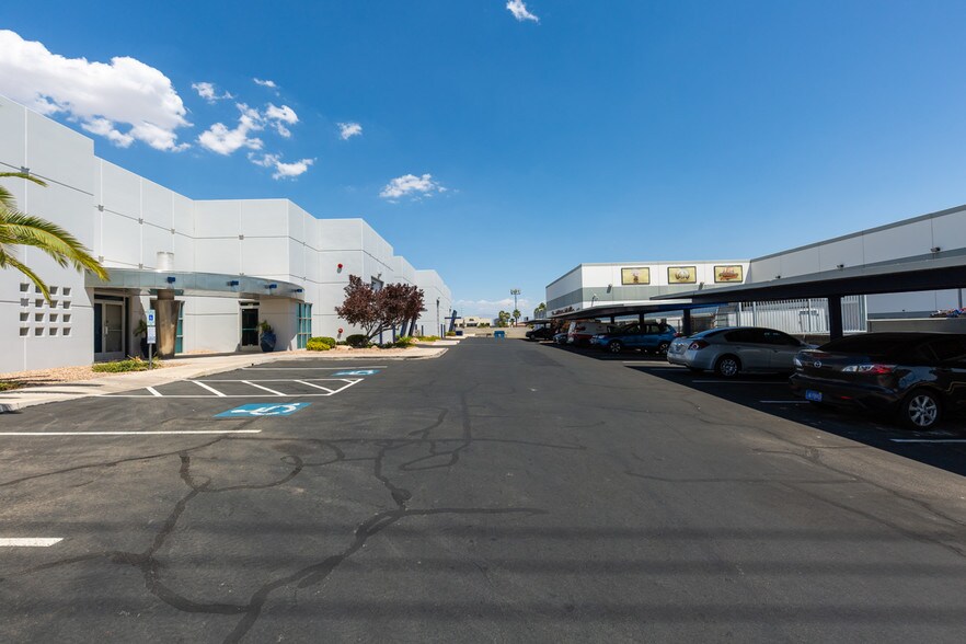More Photos Of 3720 W Oquendo Rd, Las Vegas Warehouse For Lease