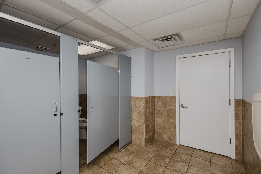 More Photos Of 724 N Main St, Newton Storefront For Sale