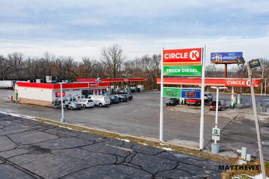More Photos Of 1005 N Riley Hwy, Shelbyville Convenience Store For Sale