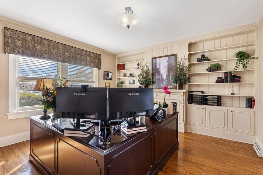 More Photos Of 1201 E Walnut St, Springfield Loft Creative Space For Sale