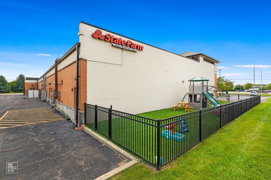 More Photos Of 191 W North Ave, West Chicago Freestanding For Sale