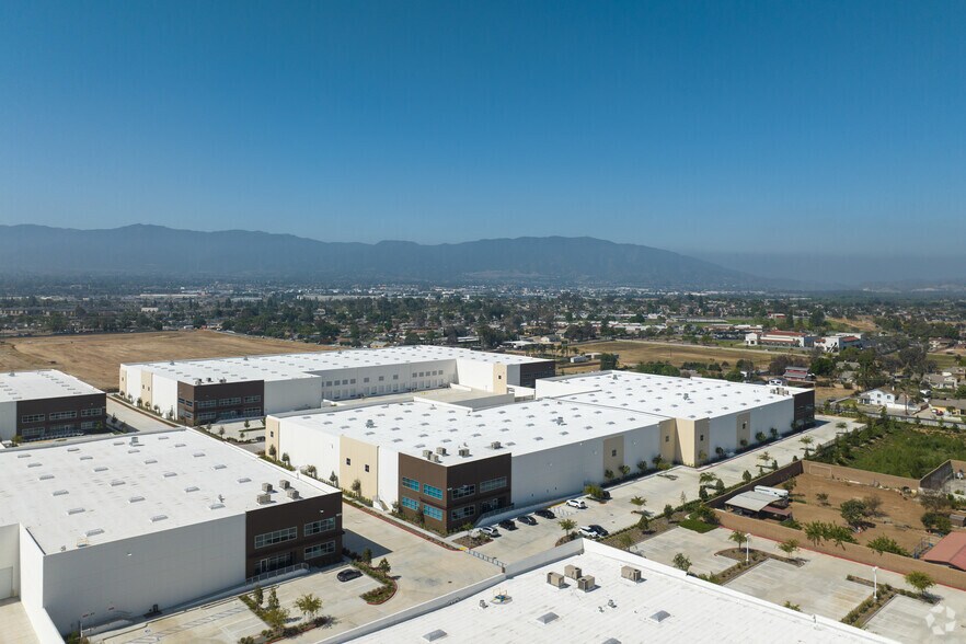 More Photos Of 1840 Mountain Ave, Norco Warehouse For Lease
