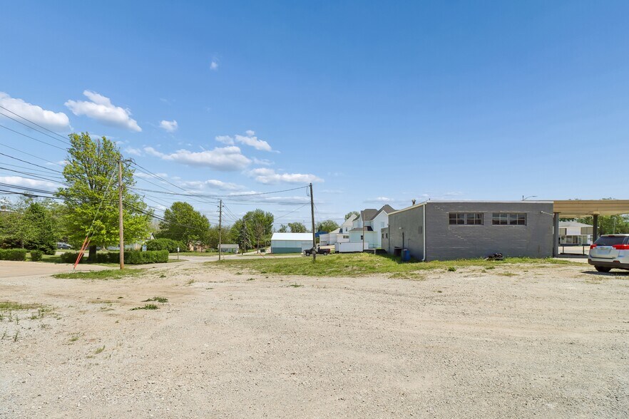 More Photos Of 801 Court Ave, Chariton Service Station For Sale