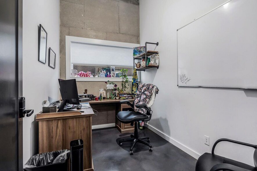 More Photos Of 404 N Willow Ave, Cookeville Office For Sale