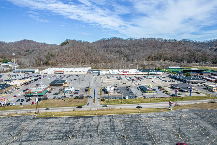 More Photos Of 309-419 KY-321, Paintsville General Retail For Lease