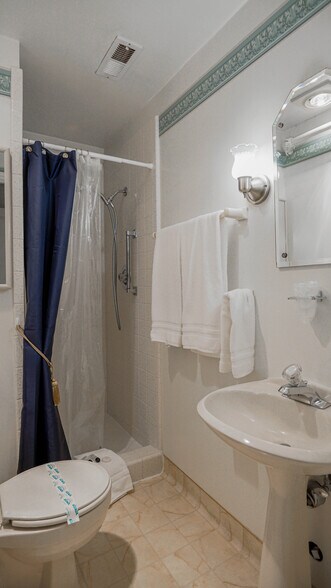 More Photos Of 118 S 300 W, Heber City Hospitality For Sale