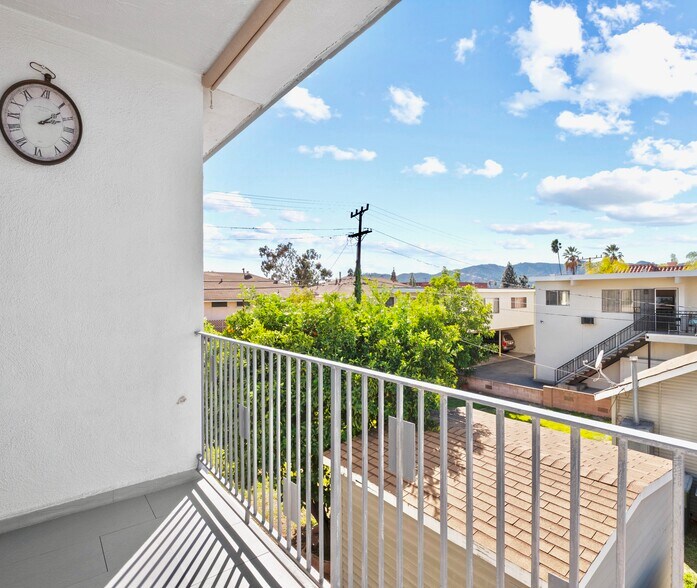 More Photos Of 350 W Wilson Ave, Glendale Apartments For Sale