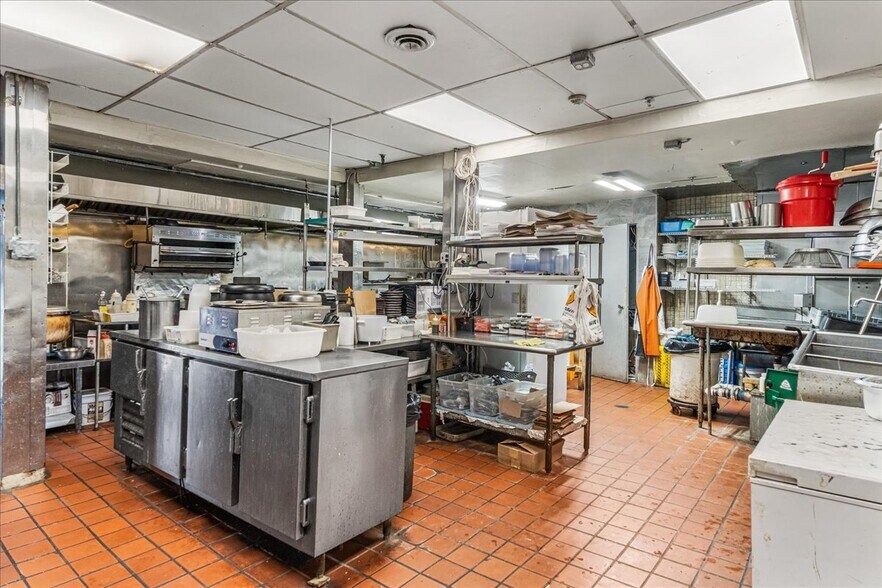 More Photos Of 4 Main St, Kings Park Storefront Retail Residential For Sale