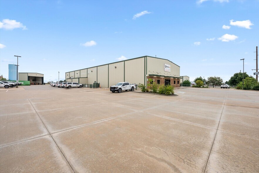 More Photos Of 12400 S Sunnylane Rd, Moore Manufacturing For Lease