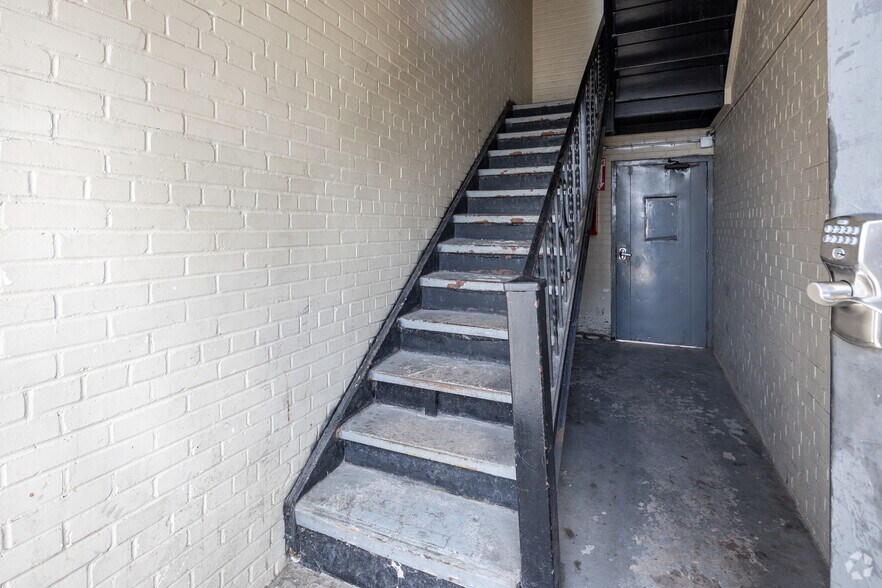More Photos Of 7635 S Coles Ave, Chicago Apartments For Sale