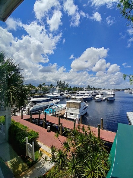 More Photos Of 2525 Marina Bay Dr W, Fort Lauderdale Office For Lease