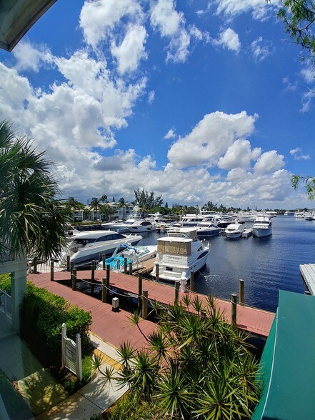 More Photos Of 2525 Marina Bay Dr W, Fort Lauderdale Office For Lease