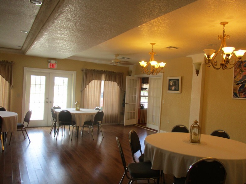 More Photos Of 901 Avenue D, Fort Pierce Restaurant For Lease