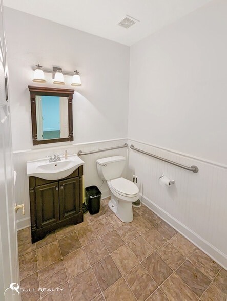 More Photos Of 1005 Weatherstone Pky, Woodstock Office For Sale