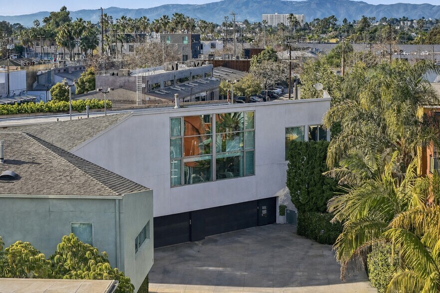 More Photos Of 2100 Abbot Kinney Blvd, Venice Loft Creative Space For Lease