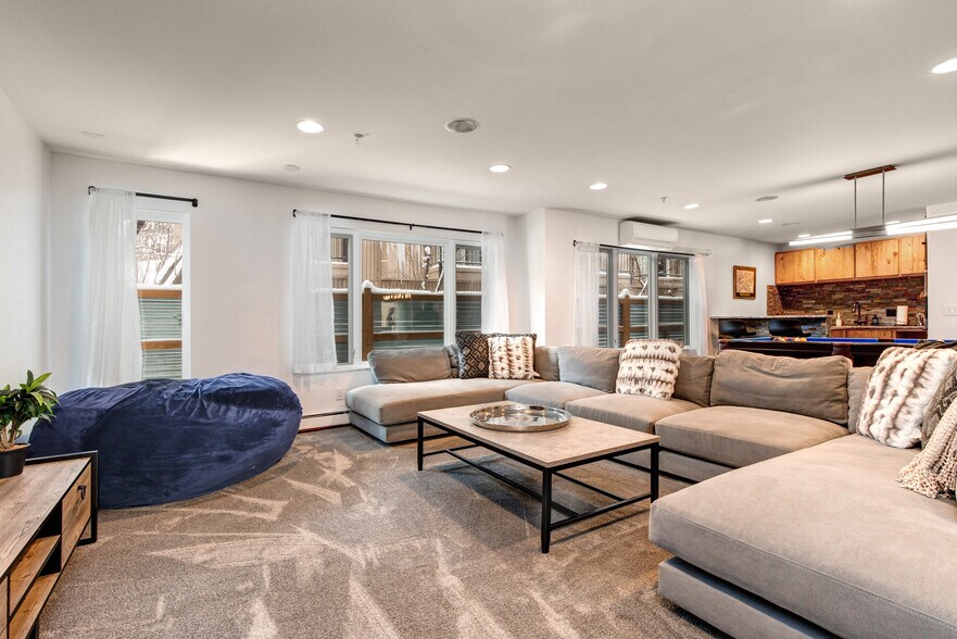 More Photos Of 1469 Woodside Ave, Park City Lodge Meeting Hall For Sale