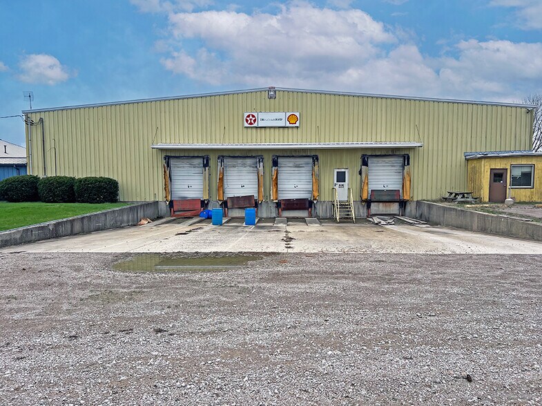 More Photos Of 1304 Woodlawn Rd, Lincoln Warehouse For Lease