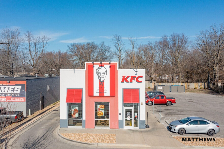 More Photos Of 215 E Sunshine St, Springfield Storefront Retail Office For Sale