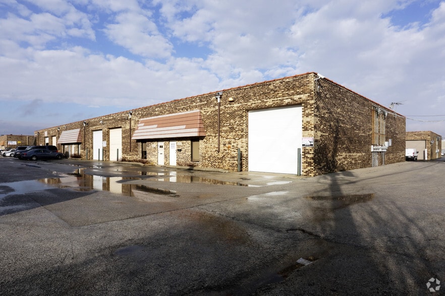 More Photos Of 15545-15622 S 70th Ct, Orland Park Warehouse For Lease