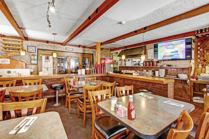 More Photos Of 337 W Big Bear Blvd, Big Bear City Restaurant For Sale
