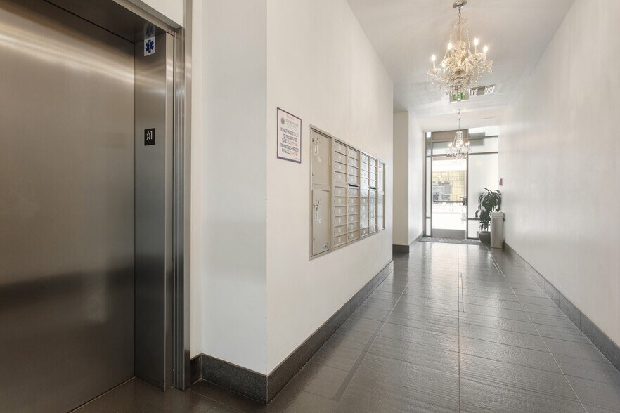 More Photos Of 214 Santa Monica Blvd, Santa Monica Apartments For Lease