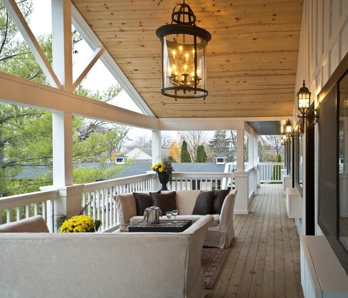 More Photos Of 304 S Wells St, Lake Geneva Hotel For Sale