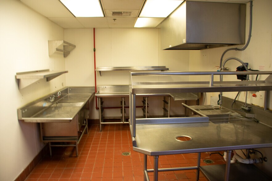 More Photos Of 12792 Riverdale Blvd NW, Coon Rapids Restaurant For Lease
