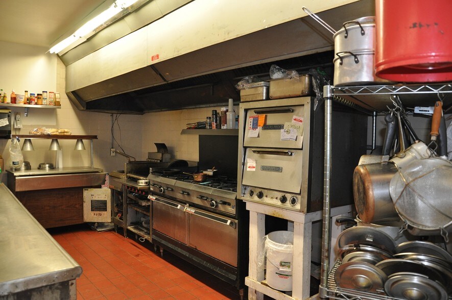 More Photos Of 2 Mclean Rd, Mclean Restaurant For Sale