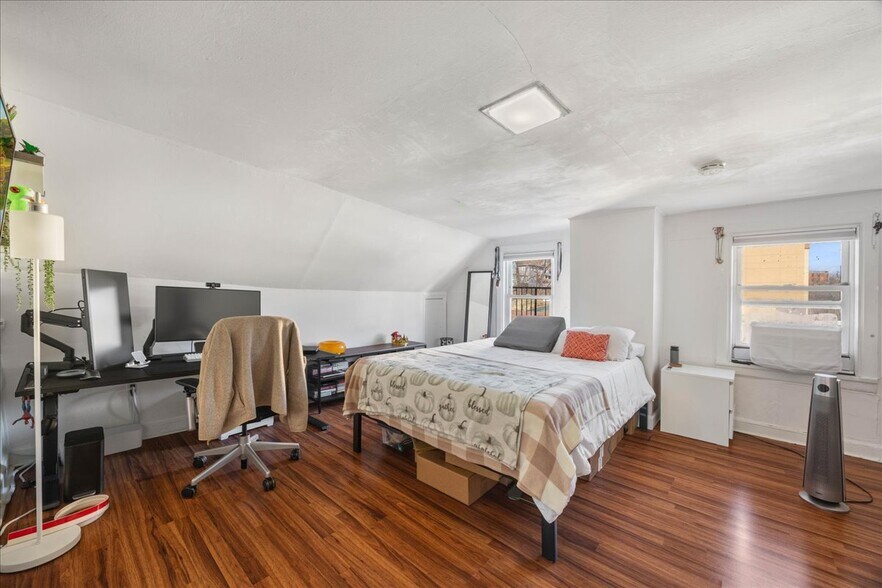 More Photos Of 49 LAKE St, West Harrison Restaurant For Sale