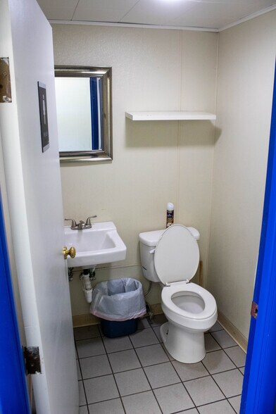 More Photos Of 1625 Commerce St, Wellsburg Auto Dealership For Sale