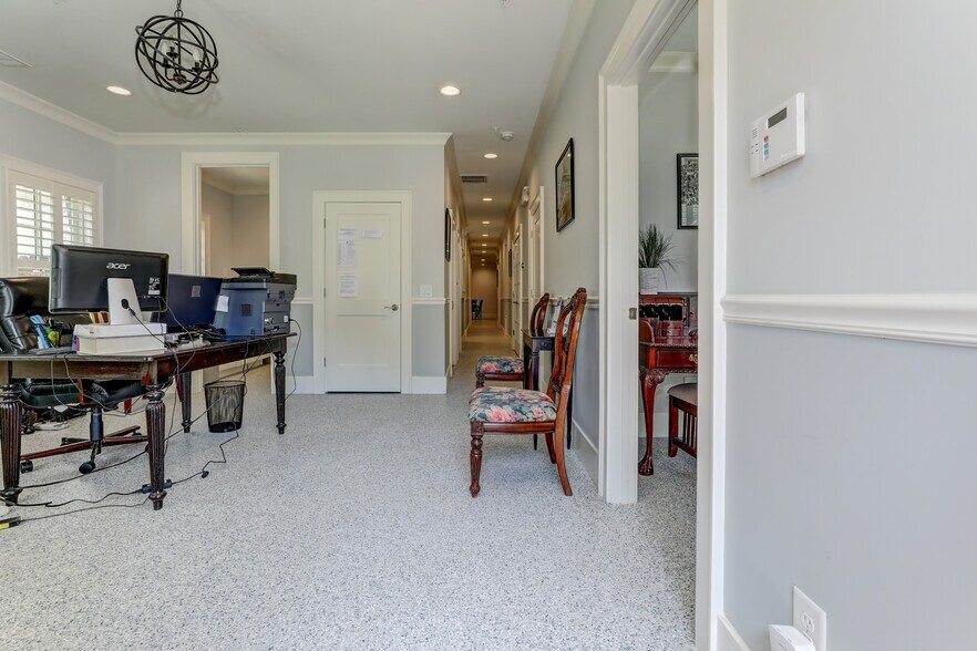 More Photos Of 2972 Lookout Pl NE, Atlanta Office Residential For Sale