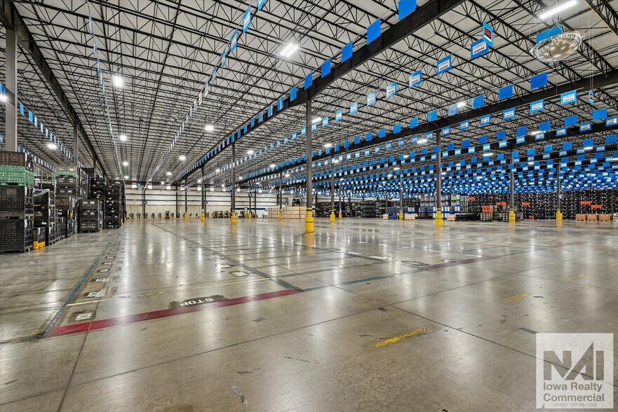 More Photos Of 4600-5000 20th Ave SW, Cedar Rapids Warehouse For Lease