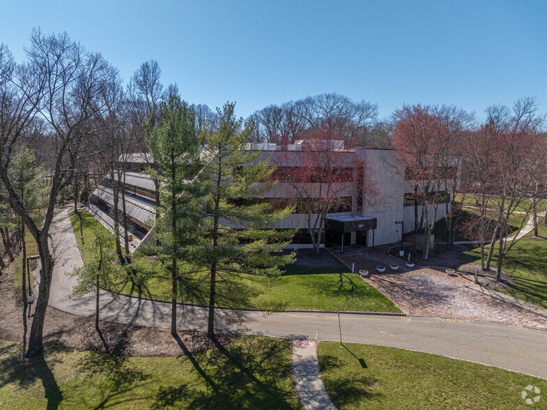 More Photos Of 201 Littleton Rd, Morris Plains Office For Lease