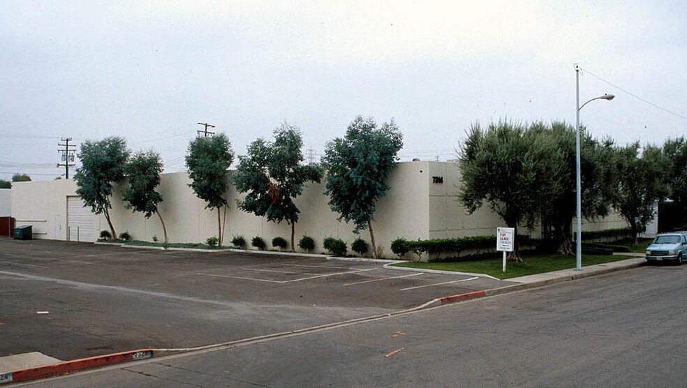 Primary Photo Of 7314 Madison St, Paramount Warehouse For Lease