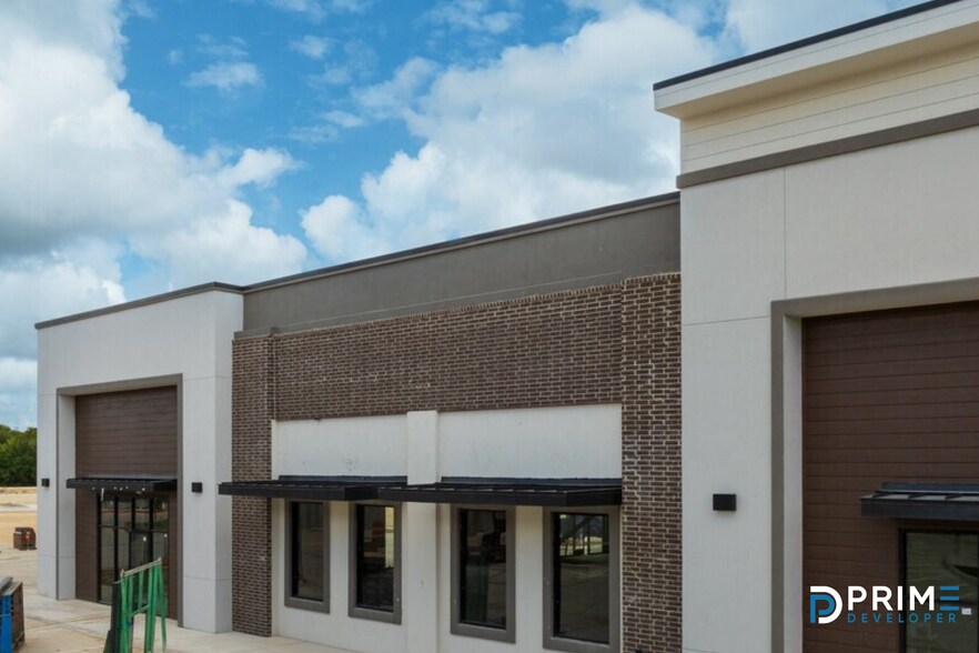 More Photos Of 14300 Ronald Reagan Blvd, Cedar Park Storefront For Sale